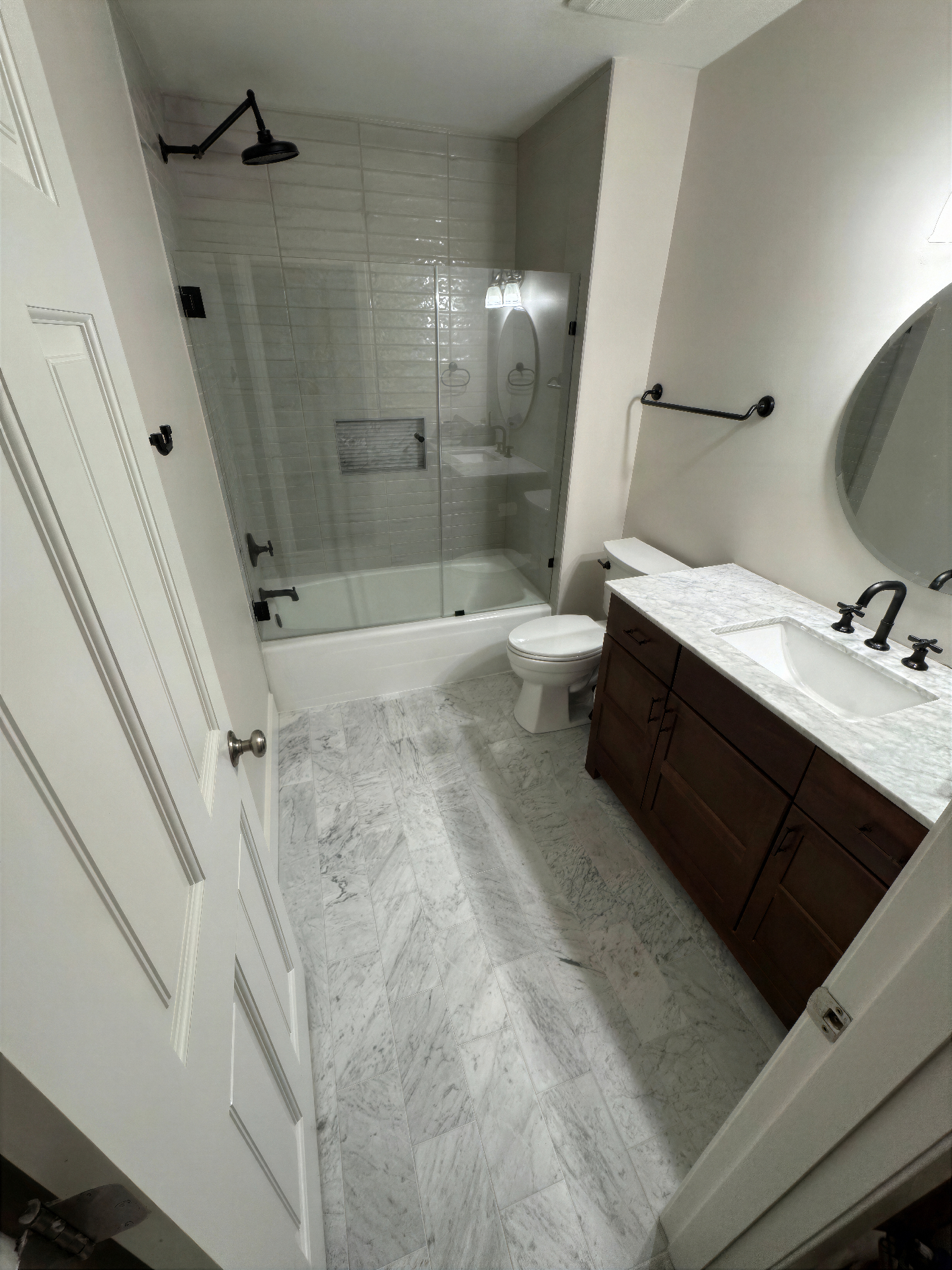 Tub and Tile Surround